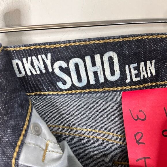 DKNY Soho straight leg jeans. Size:10 - Picture 8 of 9